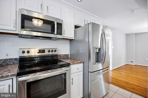 Kitchen - 2522 Sycamore Ave, Sparrows Point, MD 21219 photo 4 of 4