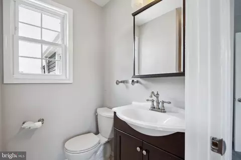 Bath - 2522 Sycamore Ave, Sparrows Point, MD 21219 photo 3 of 6