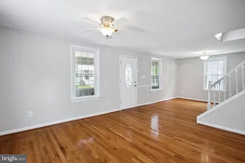 Living - 2522 Sycamore Ave, Sparrows Point, MD 21219 photo 6 of 12