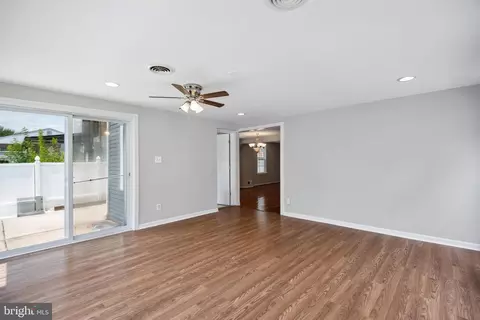 Living - 2522 Sycamore Ave, Sparrows Point, MD 21219 photo 11 of 12