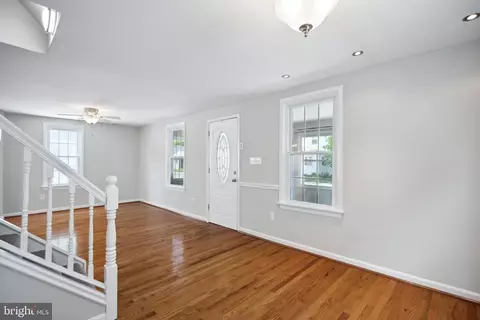 Living - 2522 Sycamore Ave, Sparrows Point, MD 21219 photo 2 of 12