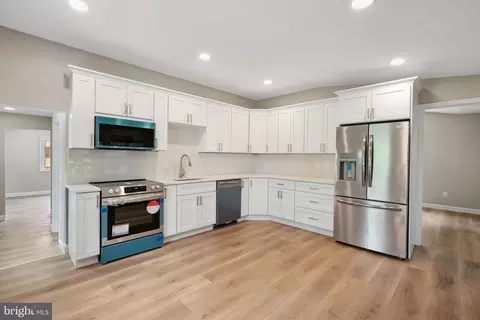 40 Stabilizer Dr, Middle River, MD 21220