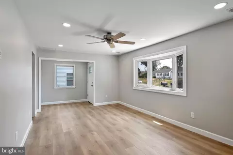 40 Stabilizer Dr, Middle River, MD 21220 photo 6