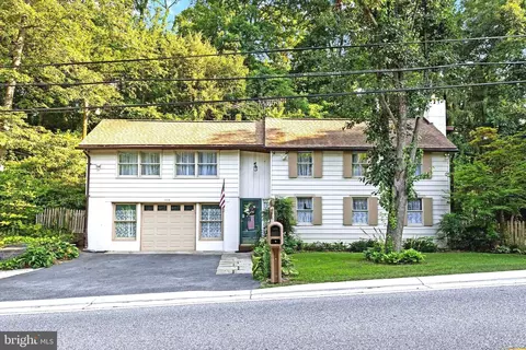 606 Freeland Rd, Freeland, MD 21053