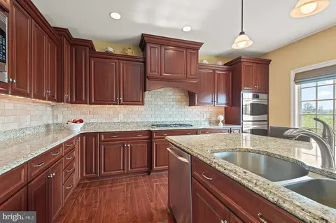 Kitchen - 13307 Brighton View Ct, Phoenix, MD 21131 photo 4 of 6