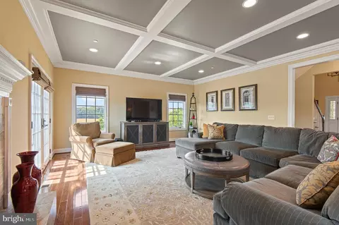 Living - 13307 Brighton View Ct, Phoenix, MD 21131 photo 5 of 6