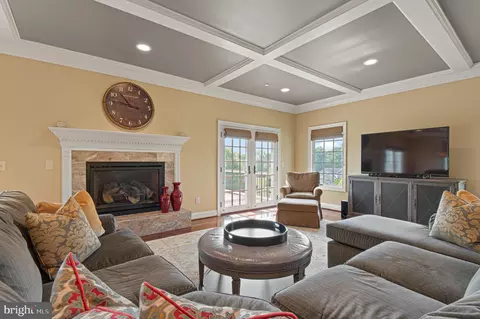 Living - 13307 Brighton View Ct, Phoenix, MD 21131 photo 4 of 6