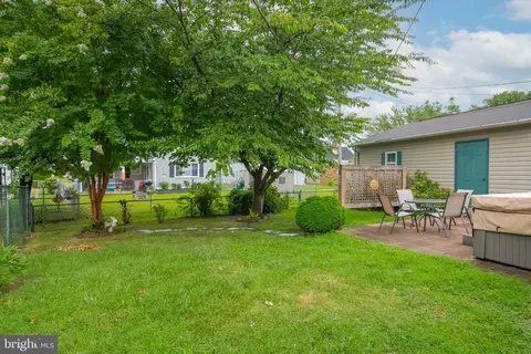 Exterior - 3435 Cornwall Rd, Dundalk, MD 21222 photo 8 of 12