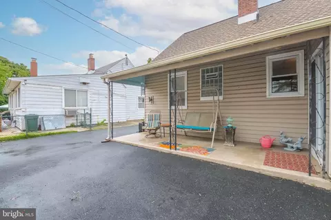 Exterior - 3435 Cornwall Rd, Dundalk, MD 21222 photo 5 of 12