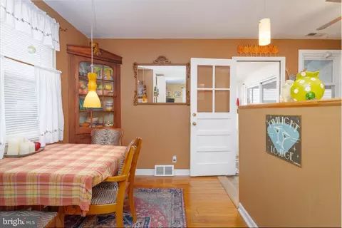 Entry Way - 3435 Cornwall Rd, Dundalk, MD 21222 photo 2 of 3