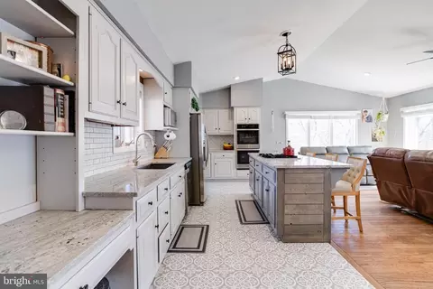 Kitchen - 910 Cromwell Bridge Rd, Towson, MD 21286 photo 1 of 4