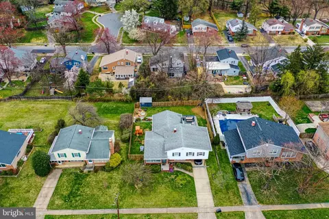 View/Area - 910 Cromwell Bridge Rd, Towson, MD 21286 photo 1 of 2