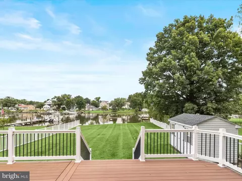 Exterior - 7332 Waldman Ave, Sparrows Point, MD 21219 photo 6 of 13
