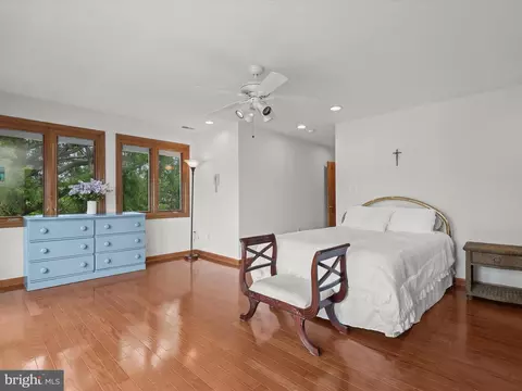 Bedroom - 7332 Waldman Ave, Sparrows Point, MD 21219 photo 5 of 9