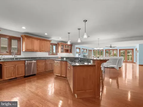 Kitchen - 7332 Waldman Ave, Sparrows Point, MD 21219 photo 6 of 7