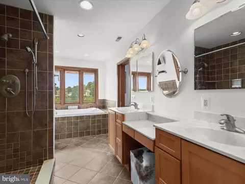 Bath - 7332 Waldman Ave, Sparrows Point, MD 21219 photo 3 of 5