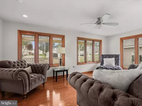 Living - 7332 Waldman Ave, Sparrows Point, MD 21219 photo 1 of 9