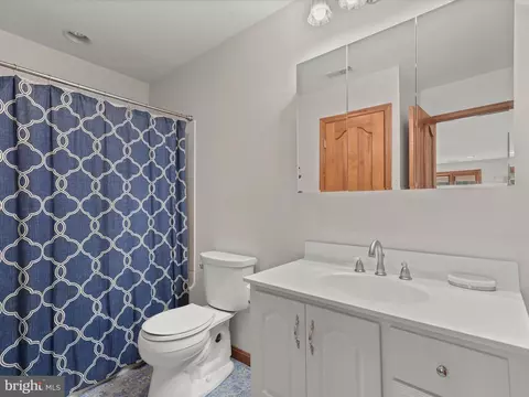 Bath - 7332 Waldman Ave, Sparrows Point, MD 21219 photo 5 of 5