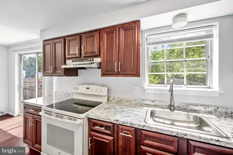 11 Van Ct, Baltimore, MD 21206 photo 4