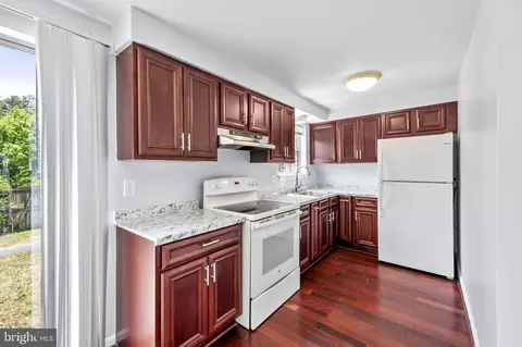 11 Van Ct, Baltimore, MD 21206 photo 3