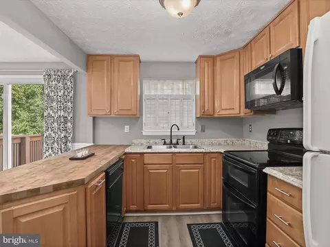 4001 Rustico Rd, Middle River, MD 21220 photo 8