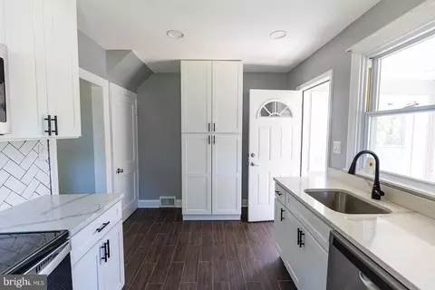 Entry Way - 5533 Ritter Ave, Baltimore, MD 21206 photo 1 of 3