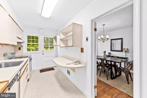 420 Old Trail Rd, Baltimore, MD 21212 photo 11