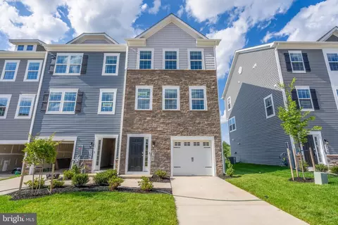 8388 Dieter Dr, Rosedale, MD 21237