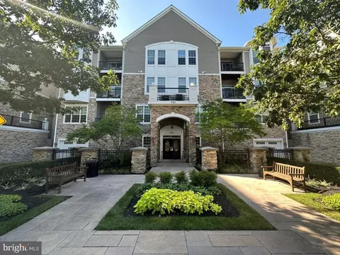 7101 Travertine Dr #105, Baltimore, MD 21209