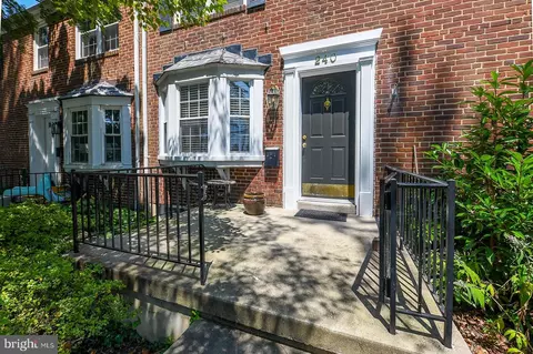 240 Stevenson Ln, Baltimore, MD 21212 photo 3