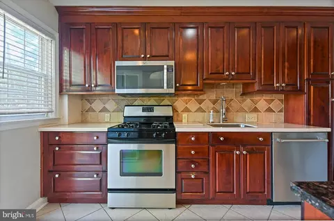 240 Stevenson Ln, Baltimore, MD 21212 photo 17