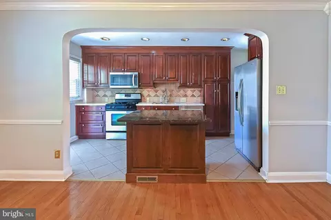 240 Stevenson Ln, Baltimore, MD 21212 photo 14