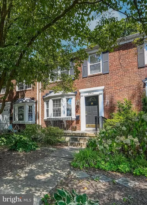 240 Stevenson Ln, Baltimore, MD 21212 photo 4