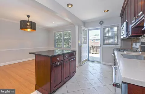 240 Stevenson Ln, Baltimore, MD 21212 photo 18