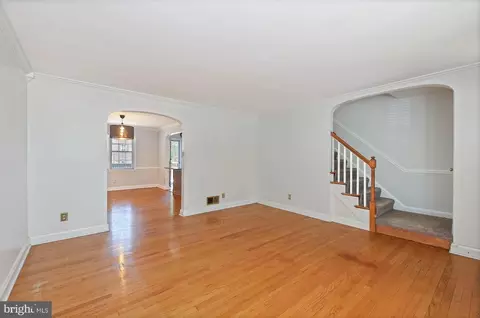 240 Stevenson Ln, Baltimore, MD 21212 photo 9