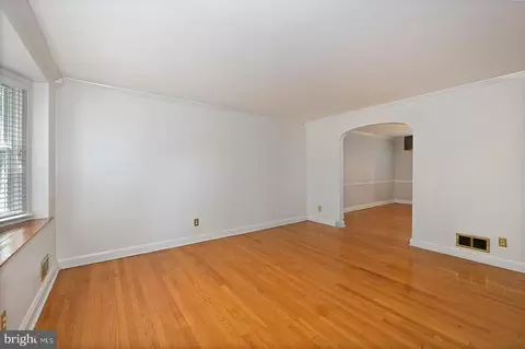 240 Stevenson Ln, Baltimore, MD 21212 photo 7