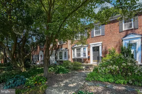 240 Stevenson Ln, Baltimore, MD 21212 photo 2