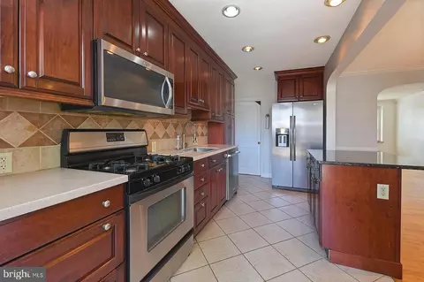 240 Stevenson Ln, Baltimore, MD 21212 photo 16
