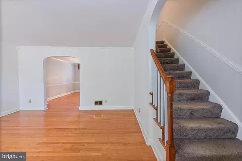 240 Stevenson Ln, Baltimore, MD 21212 photo 8