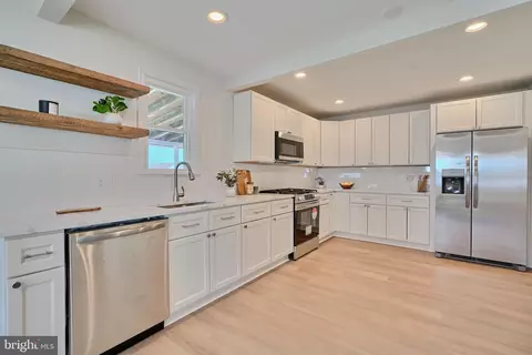 405 S Taylor Ave, Essex, MD 21221