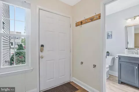 Entry Way - 8 Menteith Ct, Nottingham, MD 21236 photo 2 of 6