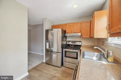19 W End Ct, Halethorpe, MD 21227 photo 8