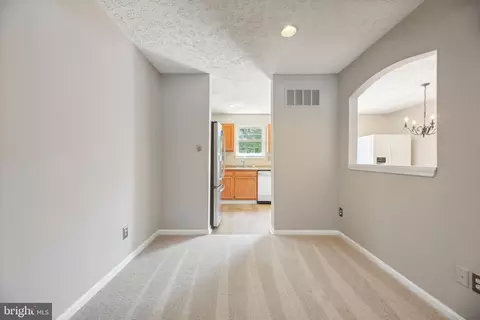 19 W End Ct, Halethorpe, MD 21227 photo 7