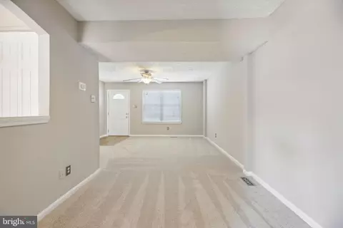 19 W End Ct, Halethorpe, MD 21227 photo 6