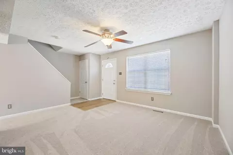 19 W End Ct, Halethorpe, MD 21227 photo 4