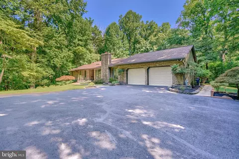 15 Folly Farms Ct, Reisterstown, MD 21136