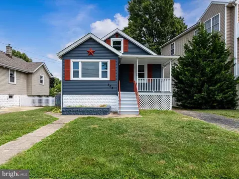 202 Bayside Dr, Dundalk, MD 21222