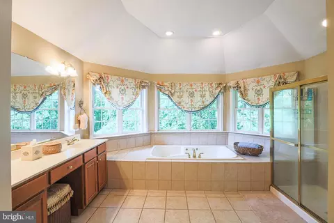 Bath - 6408 Catalpa, Fork, MD 21051 photo 3 of 5