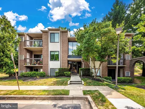 12 Mullingar Ct #101, Lutherville Timonium, MD 21093