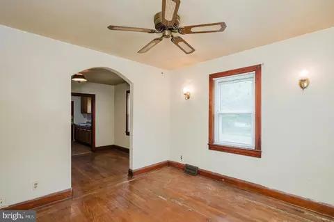501 Middle River Rd, Middle River, MD 21220 photo 3